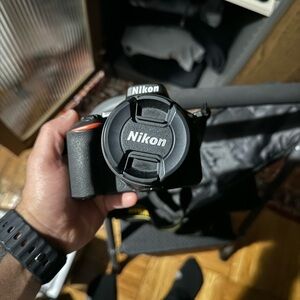 Nikon D5600 24.2MP DSLR Digital Camera with 18-55mm